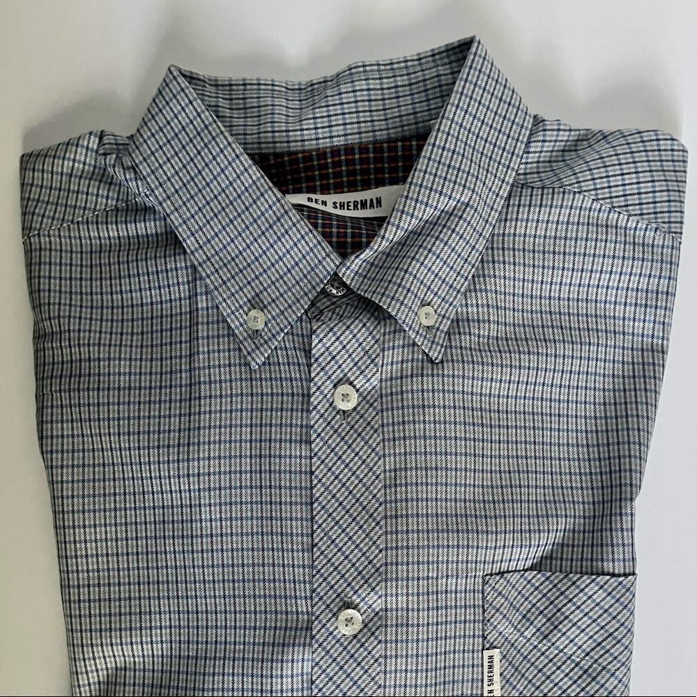 Nice long sleeve for casual or serious wear.